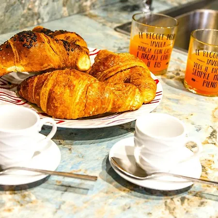 Hostly - Cisanello - Light And Colors 比萨