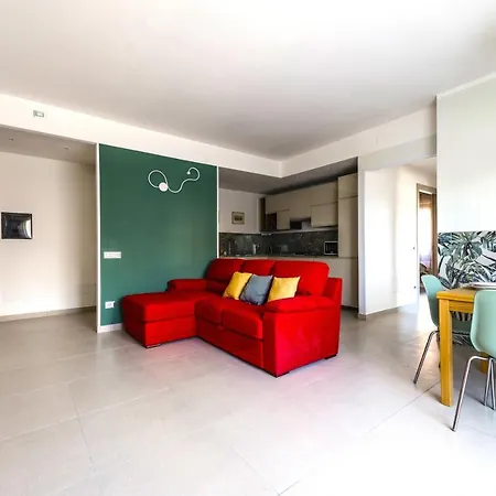 Hostly - Cisanello - Light And Colors