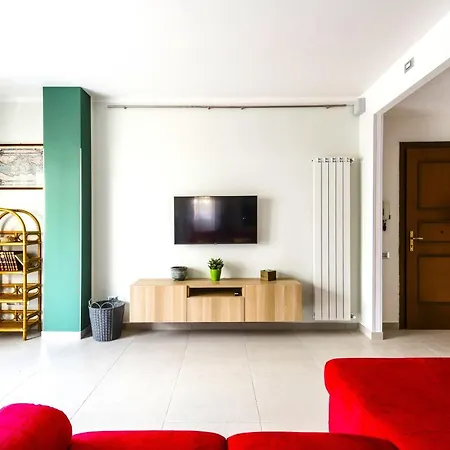 Hostly - Cisanello - Light And Colors Apartment *